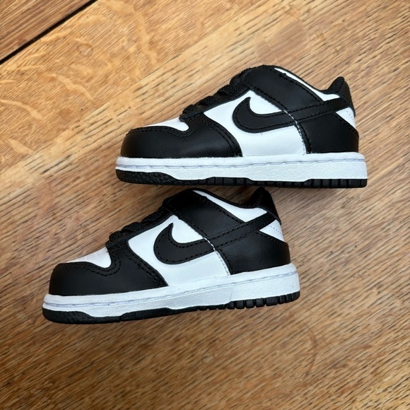 Nike Dunk Low Panda Toddler Sneakers 4C - Picture 3 of 5